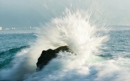 Hurricane Erin Threatens East Coast with Deadly Surf