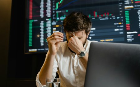 Bitcoin Falls to $115K Amid Market Liquidation