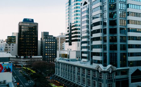 SoftBank Shares Sink 9% Amid Asian Tech Stock Selloff